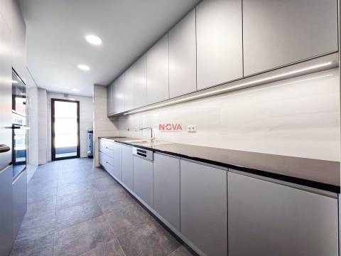 Apartamento T3 Venda em Ramalde,Porto