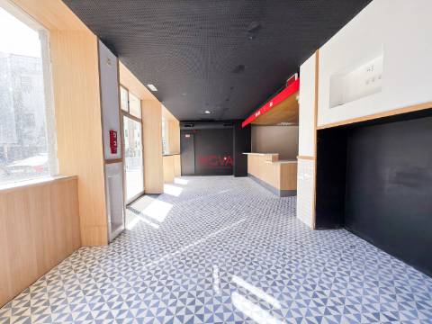 Loja  Venda em Cedofeita, Santo Ildefonso, Sé, Miragaia, São Nicolau e Vitória,Porto