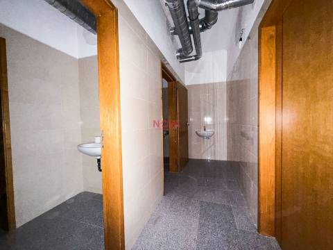 Loja  Venda em Cedofeita, Santo Ildefonso, Sé, Miragaia, São Nicolau e Vitória,Porto