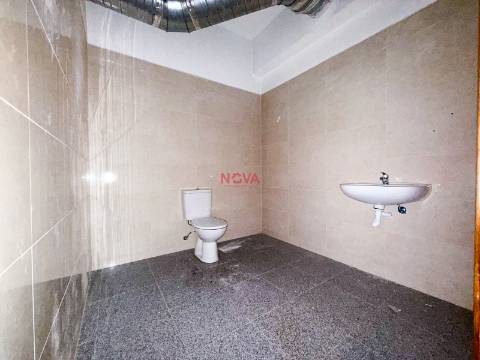 Loja  Venda em Cedofeita, Santo Ildefonso, Sé, Miragaia, São Nicolau e Vitória,Porto