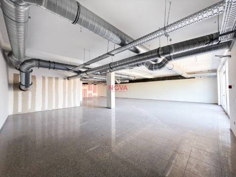 Loja  Venda em Cedofeita, Santo Ildefonso, Sé, Miragaia, São Nicolau e Vitória,Porto