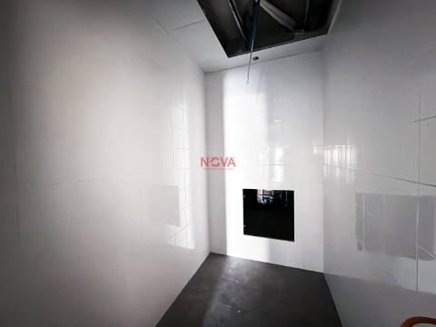 Loja  Venda em Cedofeita, Santo Ildefonso, Sé, Miragaia, São Nicolau e Vitória,Porto