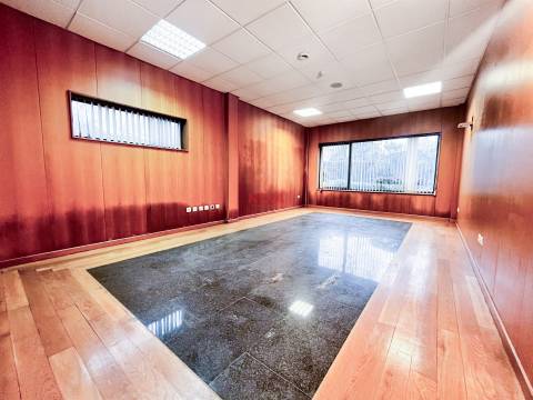 Escritório  Arrendamento em Valongo,Valongo