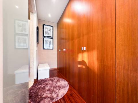 Andar Moradia T3 Venda em Castêlo da Maia,Maia