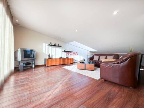 Andar Moradia T3 Venda em Castêlo da Maia,Maia