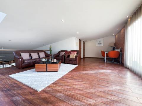 Andar Moradia T3 Venda em Castêlo da Maia,Maia