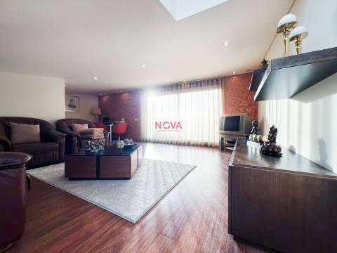 Andar Moradia T3 Venda em Castêlo da Maia,Maia