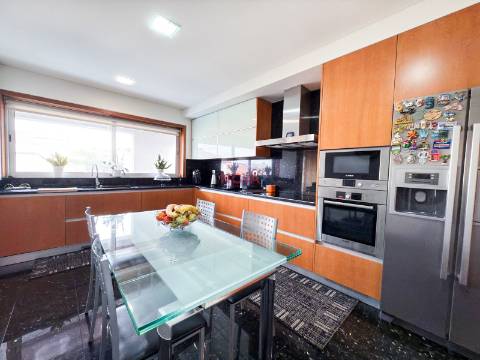 Andar Moradia T3 Venda em Castêlo da Maia,Maia