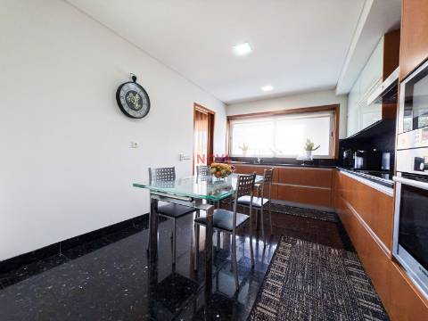 Andar Moradia T3 Venda em Castêlo da Maia,Maia