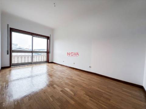 Apartamento T2 Venda em Ermesinde,Valongo