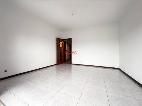 Apartamento T2 Venda em Ermesinde,Valongo