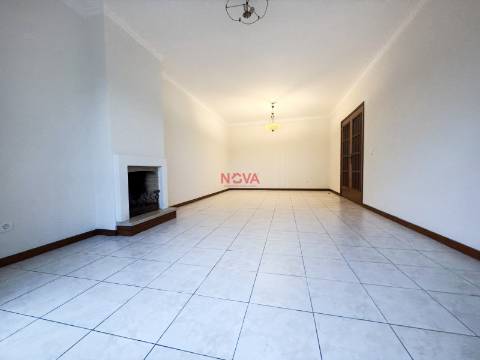 Apartamento T2 Arrendamento em Rio Tinto,Gondomar