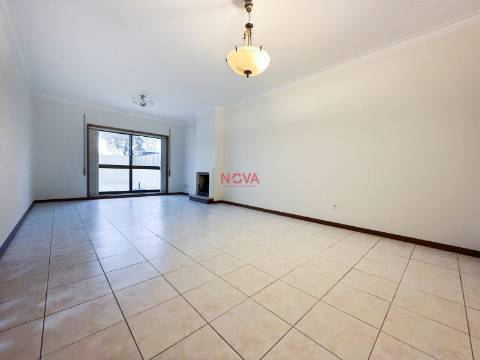 Apartamento T2 Arrendamento em Rio Tinto,Gondomar