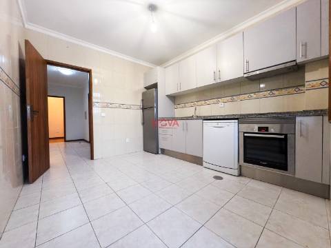 Apartamento T2 Arrendamento em Rio Tinto,Gondomar