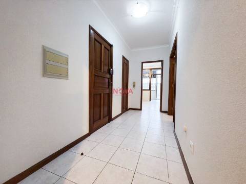 Apartamento T2 Arrendamento em Rio Tinto,Gondomar