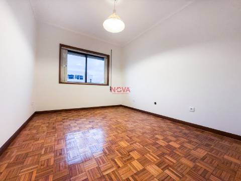 Apartamento T2 Arrendamento em Rio Tinto,Gondomar