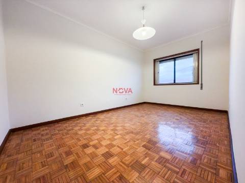 Apartamento T2 Arrendamento em Rio Tinto,Gondomar