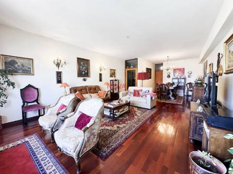 Apartamento T3 Venda em Matosinhos e Leça da Palmeira,Matosinhos