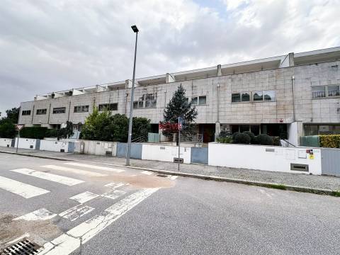 Moradia em Banda T3 Venda em Gandra,Paredes