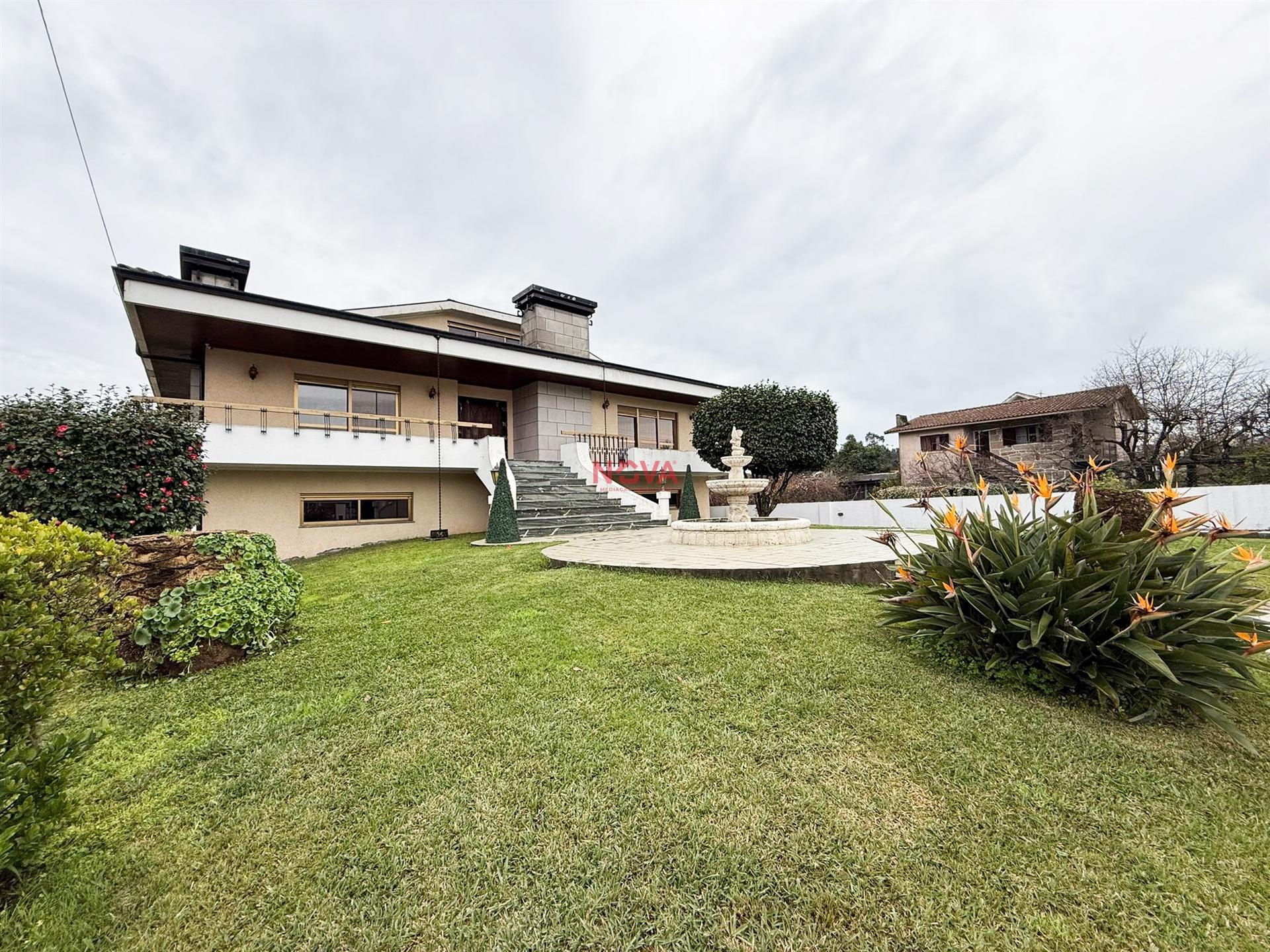 Moradia Isolada T6+1 Venda em Águas Santas,Maia