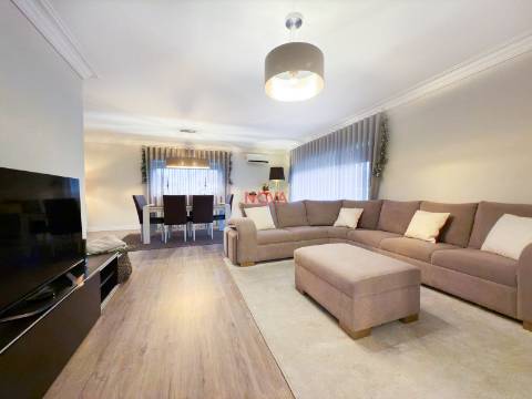 Moradia Isolada T6+1 Venda em Águas Santas,Maia