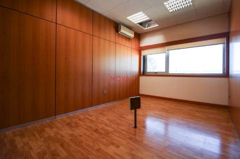 Escritório  Arrendamento em Sanguedo,Santa Maria da Feira