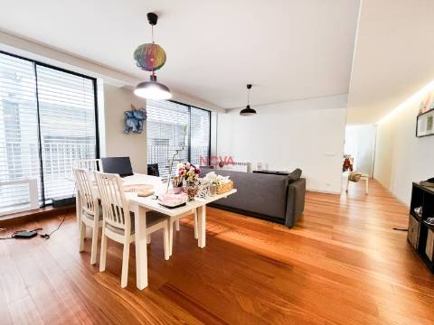 Apartamento T2 Arrendamento em Cedofeita, Santo Ildefonso, Sé, Miragaia, São Nicolau e Vitória,Porto