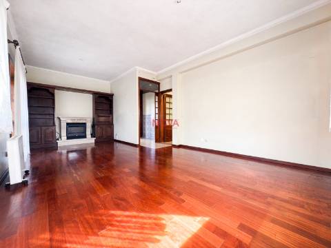 Moradia Isolada T5 Venda em Ermesinde,Valongo