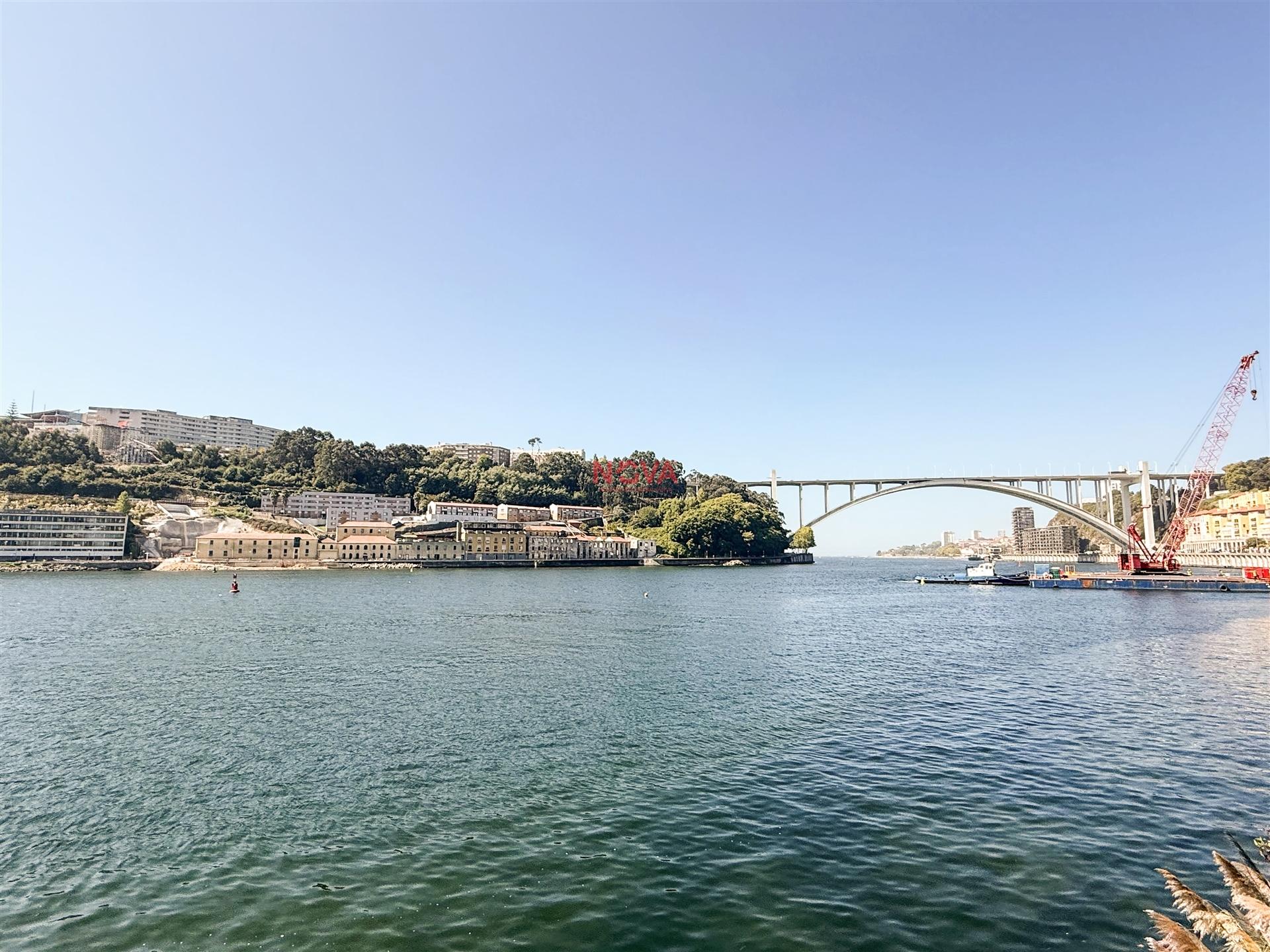 Apartamento T4 Arrendamento em Lordelo do Ouro e Massarelos,Porto