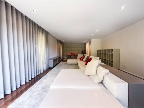 Apartamento T4 Arrendamento em Lordelo do Ouro e Massarelos,Porto