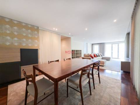 Apartamento T4 Arrendamento em Lordelo do Ouro e Massarelos,Porto