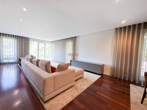 Apartamento T4 Arrendamento em Lordelo do Ouro e Massarelos,Porto