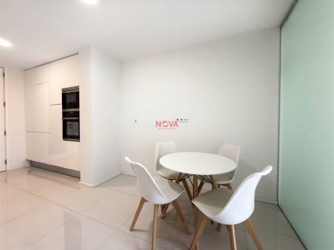 Apartamento T4 Arrendamento em Lordelo do Ouro e Massarelos,Porto