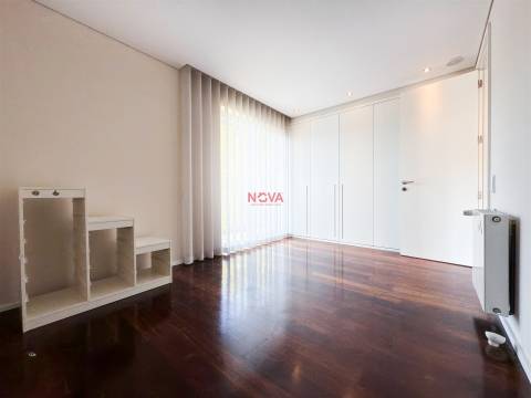 Apartamento T4 Arrendamento em Lordelo do Ouro e Massarelos,Porto