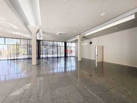 Loja  Venda em Cedofeita, Santo Ildefonso, Sé, Miragaia, São Nicolau e Vitória,Porto