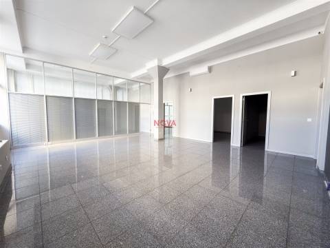 Loja  Venda em Cedofeita, Santo Ildefonso, Sé, Miragaia, São Nicolau e Vitória,Porto