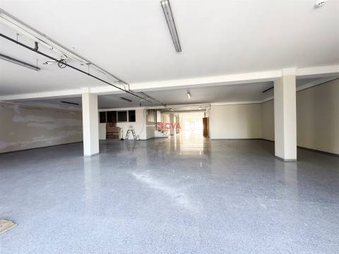 Loja  Venda em Cedofeita, Santo Ildefonso, Sé, Miragaia, São Nicolau e Vitória,Porto