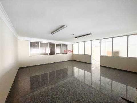 Loja  Venda em Cedofeita, Santo Ildefonso, Sé, Miragaia, São Nicolau e Vitória,Porto