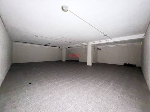 Loja  Venda em Cedofeita, Santo Ildefonso, Sé, Miragaia, São Nicolau e Vitória,Porto