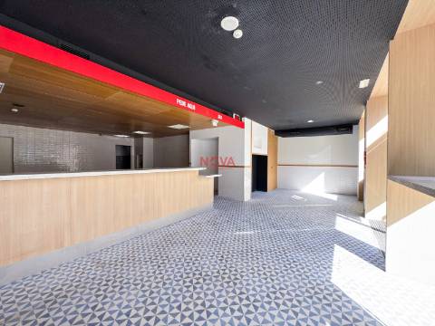 Loja  Venda em Cedofeita, Santo Ildefonso, Sé, Miragaia, São Nicolau e Vitória,Porto