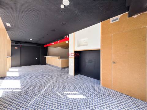 Loja  Venda em Cedofeita, Santo Ildefonso, Sé, Miragaia, São Nicolau e Vitória,Porto