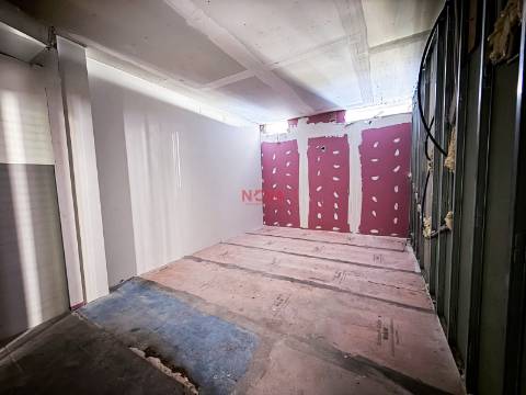 Loja  Venda em Cedofeita, Santo Ildefonso, Sé, Miragaia, São Nicolau e Vitória,Porto