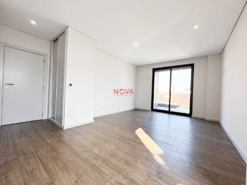 Apartamento T4 Venda em Ramalde,Porto