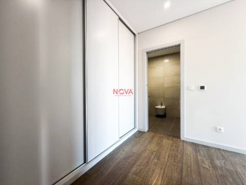 Apartamento T4 Venda em Ramalde,Porto