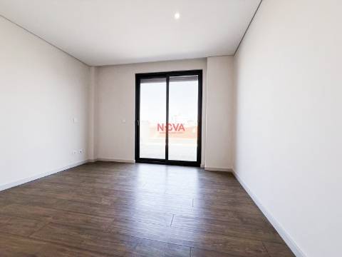 Apartamento T4 Venda em Ramalde,Porto