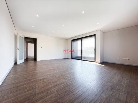 Apartamento T3 Venda em Ramalde,Porto