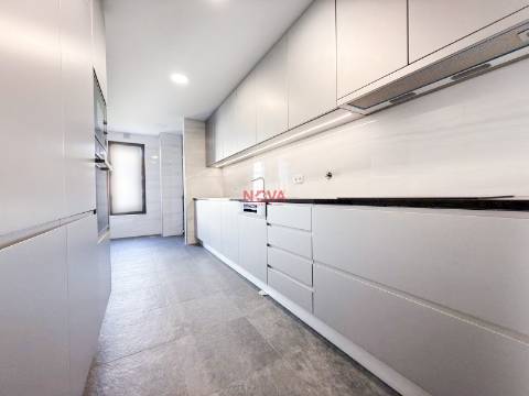 Apartamento T3 Venda em Ramalde,Porto