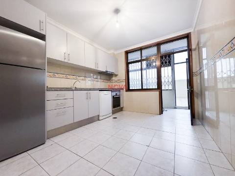 Apartamento T2 Arrendamento em Rio Tinto,Gondomar