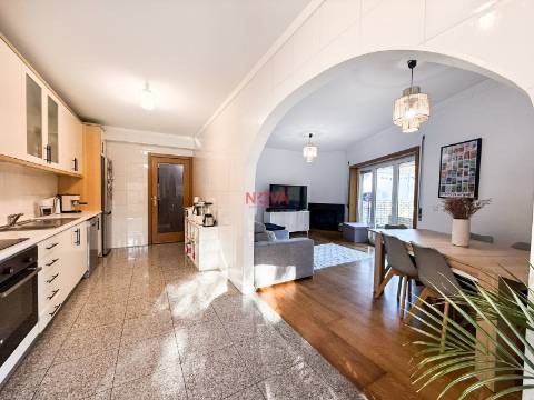 Apartamento T2 Venda em Ermesinde,Valongo