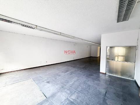 Armazém  Venda em Ermesinde,Valongo